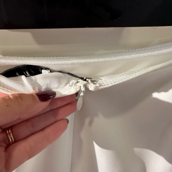 CLUB L LONDON WHITE MINI SKIRT WITH FEATHERS - Picture 3 of 5